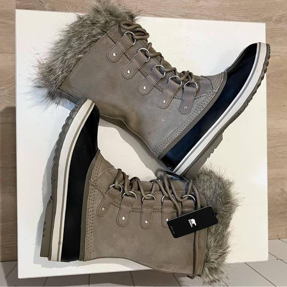 Sorel NWT Joan of Arctic Suede lace up  Fur trimmed boots size 9.5 taupe - Picture 10 of 10
